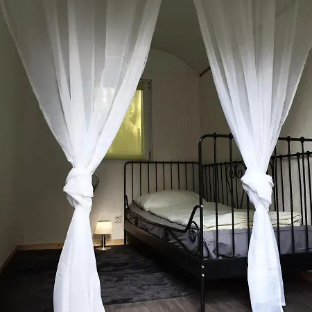 Romantischer Bauwagen Im Gruenen Camping Oberhausen (North Rhine-Westphalia)