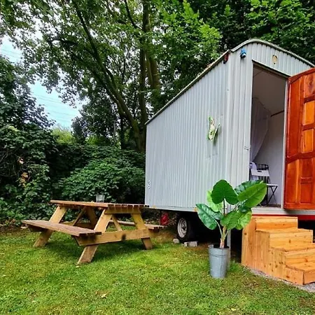 Camping Romantischer Bauwagen Im Gruenen Oberhausen (North Rhine-Westphalia)