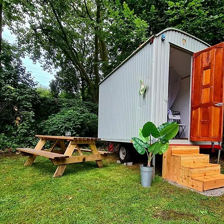 Romantischer Bauwagen Im Gruenen Camping Oberhausen (North Rhine-Westphalia)