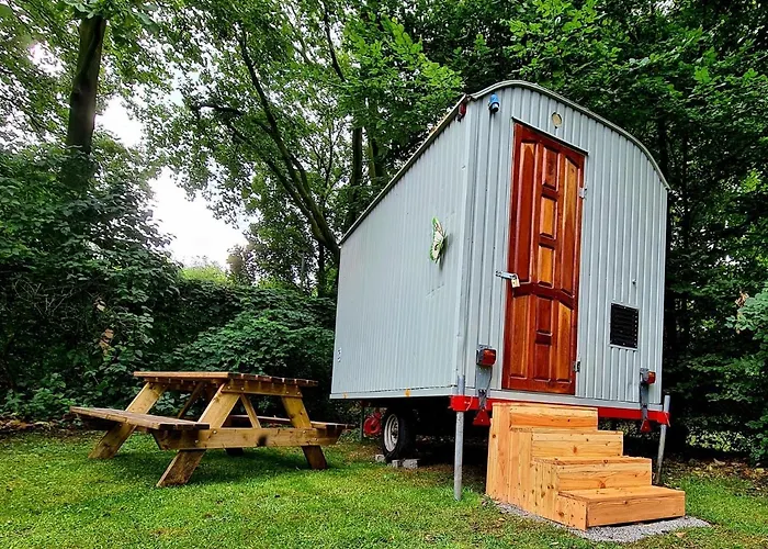Romantischer Bauwagen Im Gruenen Campingplads