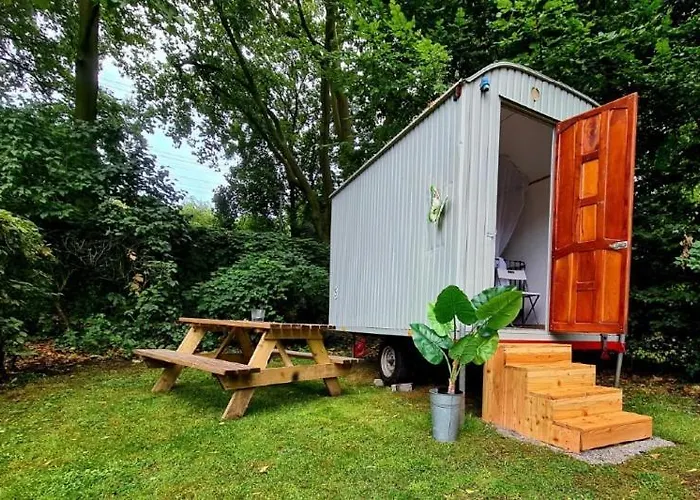 Campingplads Romantischer Bauwagen Im Gruenen Oberhausen (North Rhine-Westphalia)