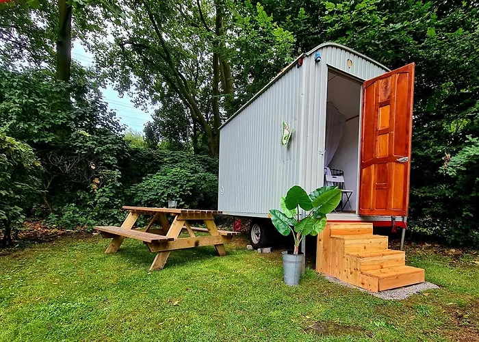 Romantischer Bauwagen Im Gruenen Campingplads Oberhausen (North Rhine-Westphalia)